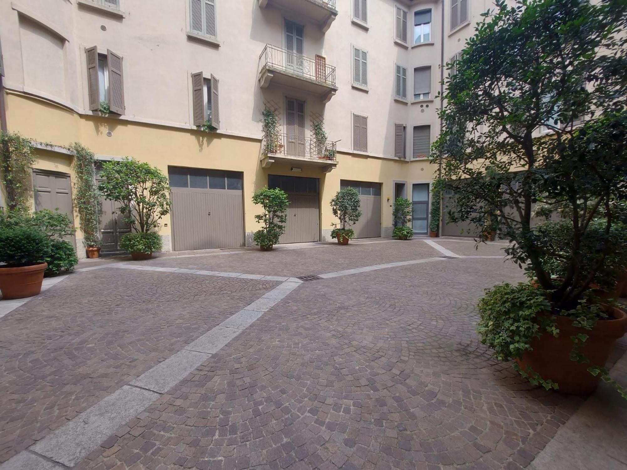 R&R Urban Chic Apartment Bergamo Bagian luar foto